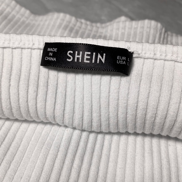 🔴SOLD🔴 White Ribbed Crop Top - Picture 7 of 7